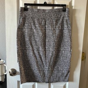 NY & Company Stretch Skirt in XL
